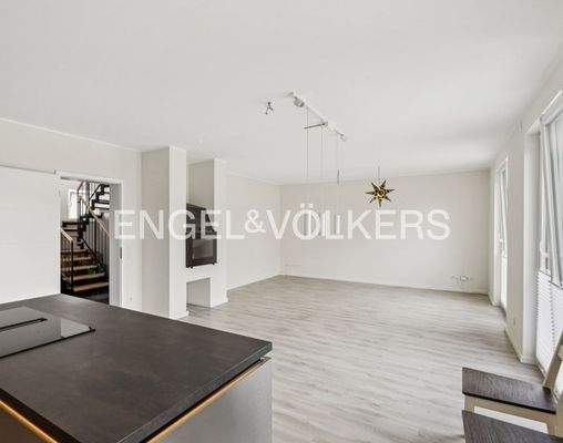 Wohnzimmer mit Kamin