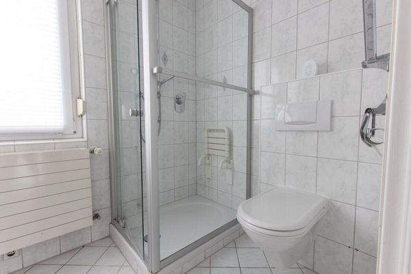 Badezimmer weitere Ansicht