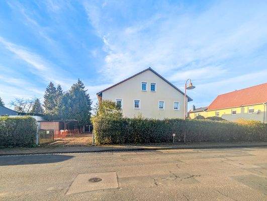 Straßenansicht Haupthaus