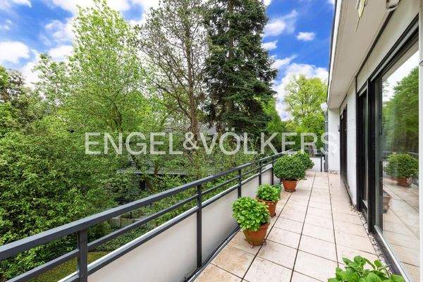 Balkon mit Blick ins Grüne