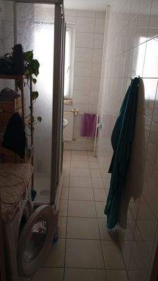 Badezimmer mit Dusche