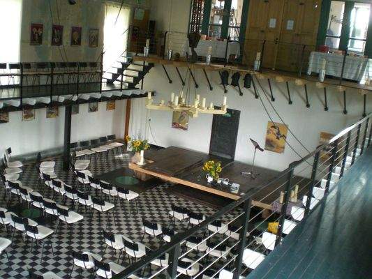 Pumpenhalle bestuhlt