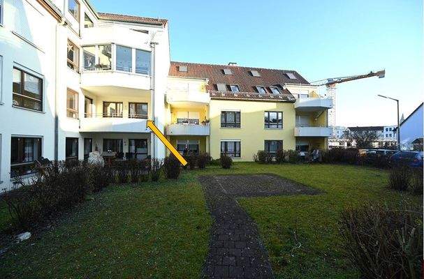 Ruhiger, grüner Innenhof