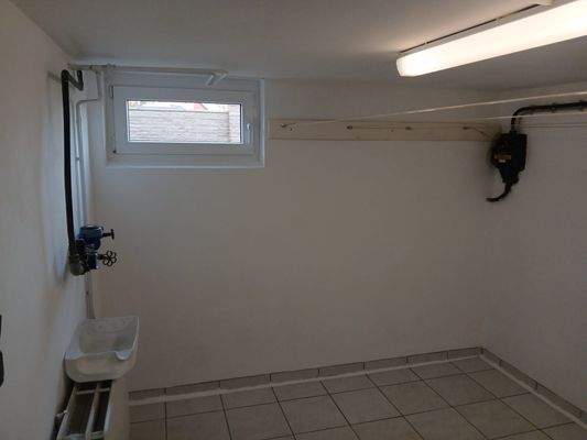 Hauswirtschaftsraum mit Fenster