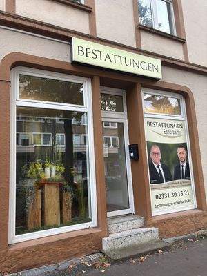 Bestattungsbüro Schaufenster