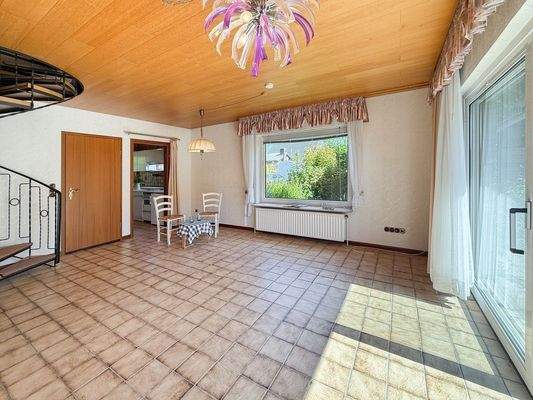 Blick vom Wohnbereich zur Küche