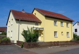 Hausansicht von der Straße