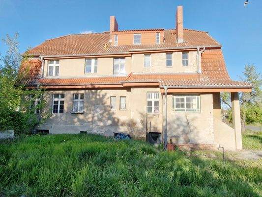 Hausansicht aus dem Garten