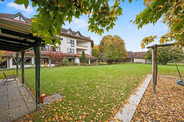 Grillhütte mit Gartenansicht