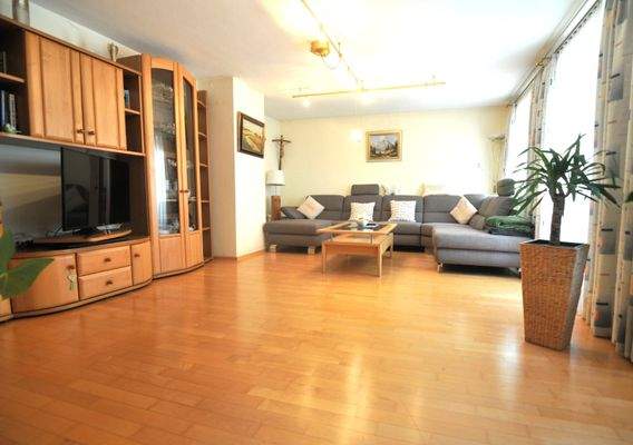 OG Wohnbereich 2 Zimmer 1