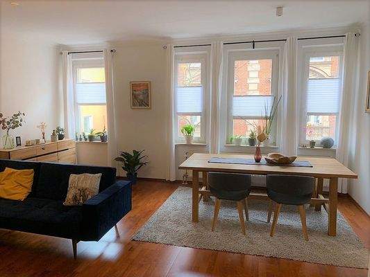 Breite Fensterfront.jpg