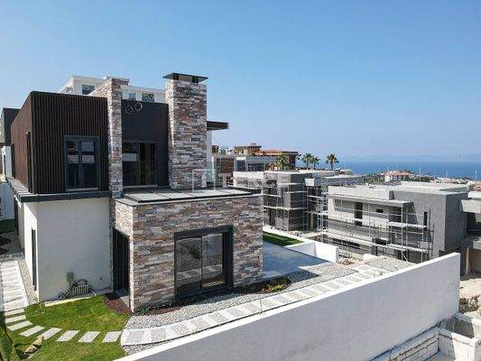Villas Near the Beach with Open Sea View in Kuşadası