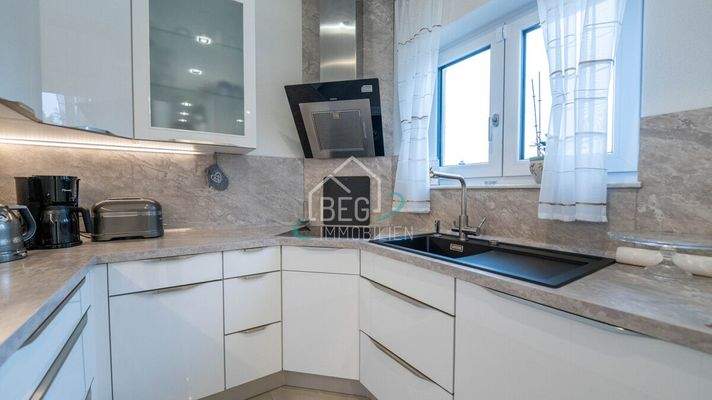 Küche Wohnung rechts