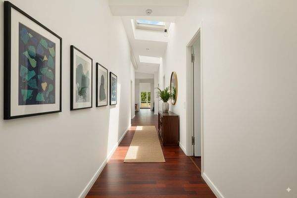 Flur (möbliert mit KI)