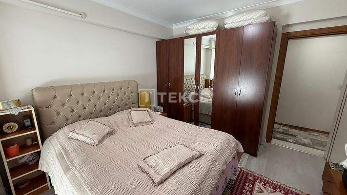 Apartment for Sale with Spacious Balconies in Karşıyaka İzmir