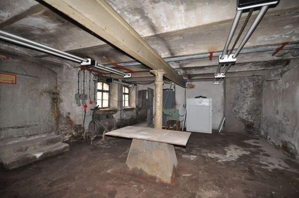 33 Keller Haus A.JPG