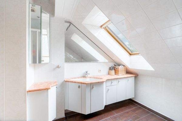 Bad im Dachgeschoss Bild 1