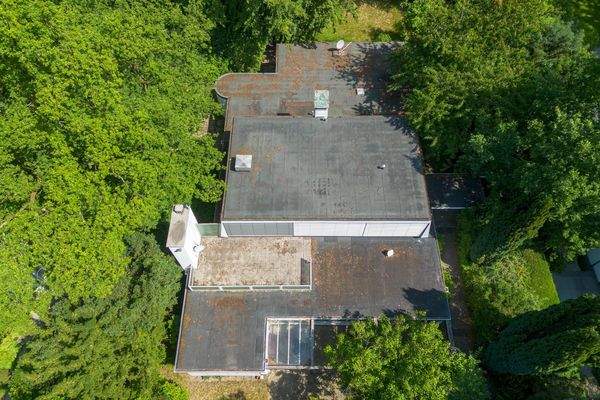 derzeit inkl. Schwimmbad und Dachterrasse