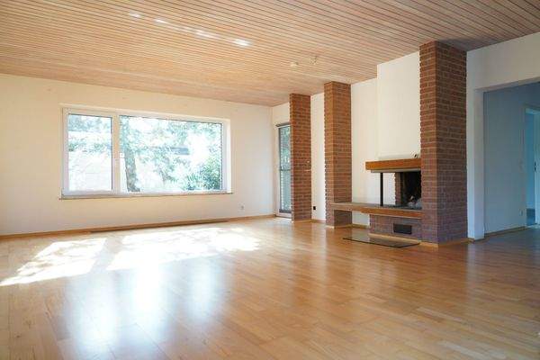 lichtdurchfluteter Wohnbereich