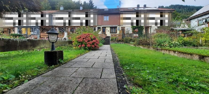 Hausansicht Garten.jpeg
