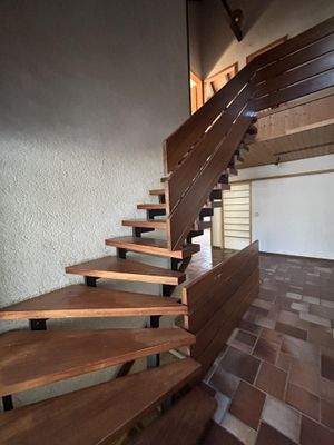 EG Treppenaufgang zum OG