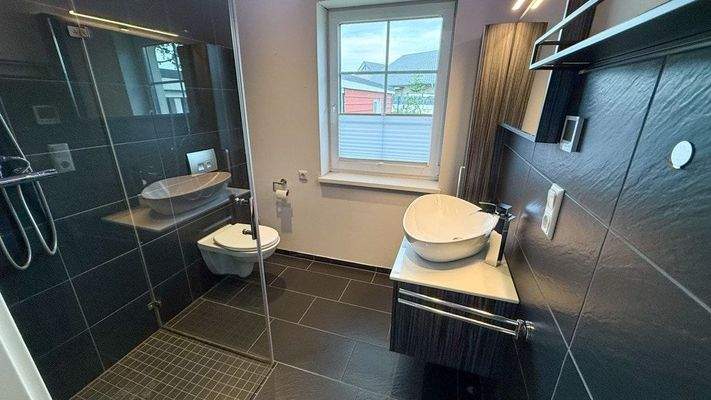 Duschbad im Erdgeschoss