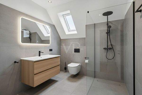 Badezimmer OG_KI renoviert (komplettes Bad)