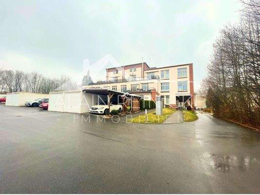 Rückseite Gebäude, TG, Garagen