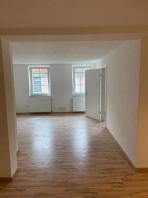 Wohnzimmer Blick Küche, Essbereich.jpg