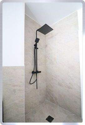 Moderne Dusche