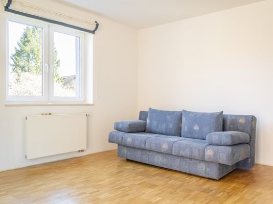 Schlafzimmer 2 mit bodentiefen Fenstern