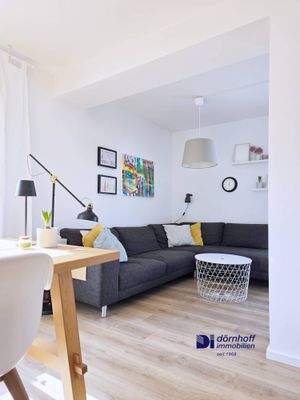 Wohn- Esszimmer mit offener Küche