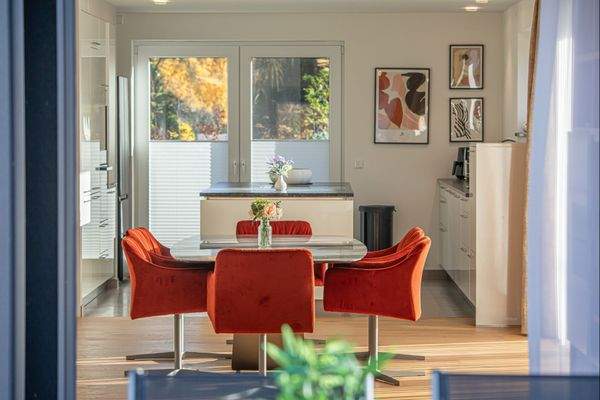 Erdgeschoss - Essbereich mit offener Küchensituation