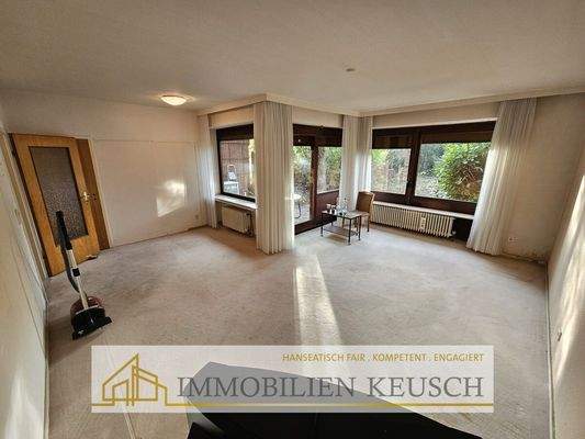 Helles Wohn- und Esszimmer