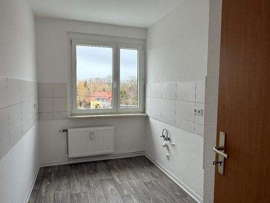 Küche mit Fenster ...