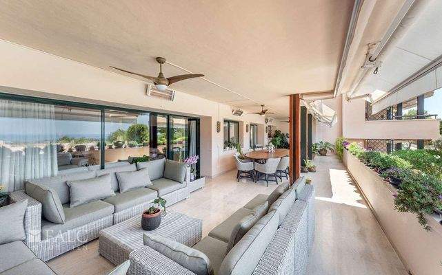 überdachte Terrasse