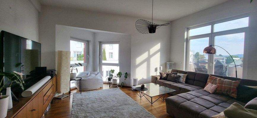 HELLE SCHÖNE 3-ZKB-WOHNUNG MIT FERNBLICK