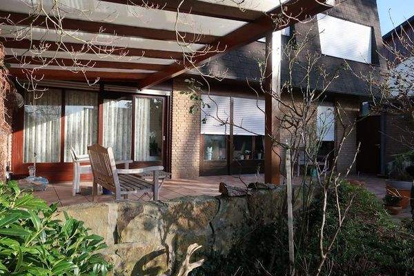 Terrasse teilüberdacht