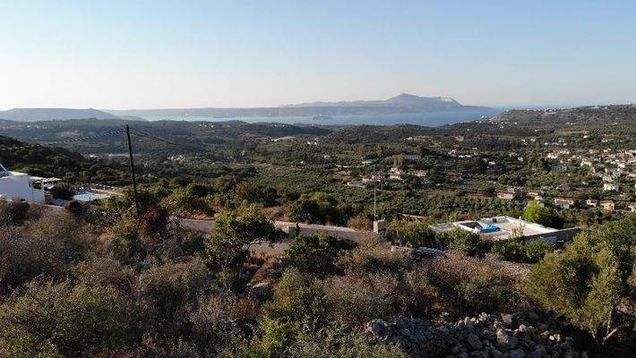 Kreta, Gavalochori: Panoramagrundstück mit Meer- und Bergblick zu verkaufen