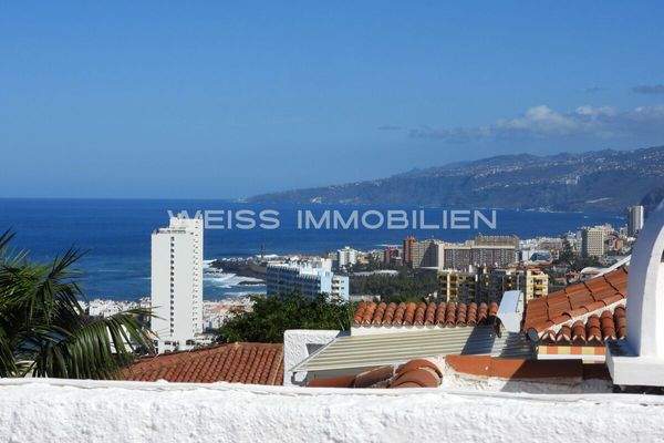 Blick auf Puerto de la Cruz und die weitere Küste