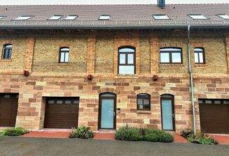 Hofansicht Maisonette mit Garage