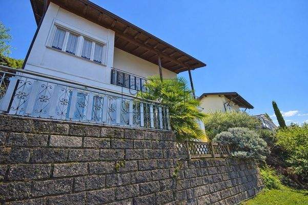 Großzügige Villa mit Privatgarten, unabhängiger Dependance und Gemeinschaftspool 