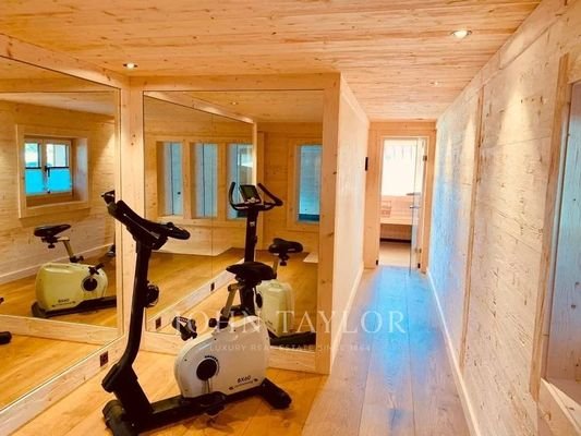 Exercise room Wooden floor