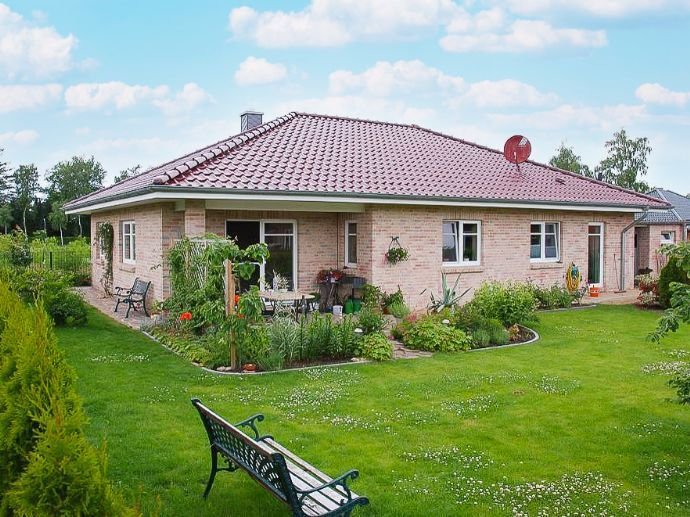 Wohnqualität bis ins hohe Alter 3-Zimmer-Bungalow Neubauplanung  Niedrigenergiehaus mit Wärmepumpe