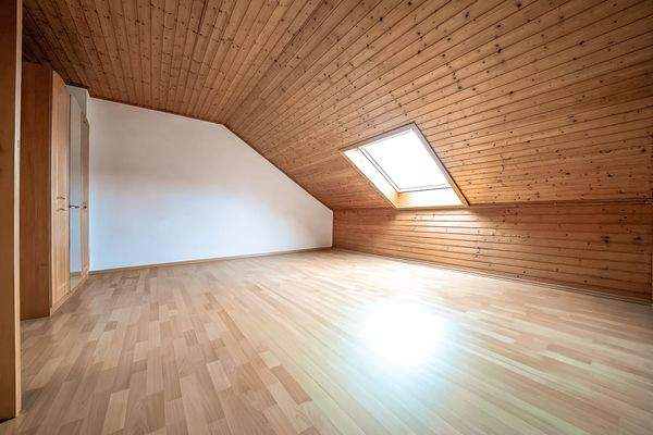 DG Zimmer 01 geleert