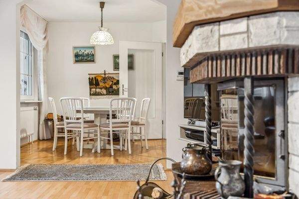 Wohnbereich mit Blickrichtung zum Essbereich