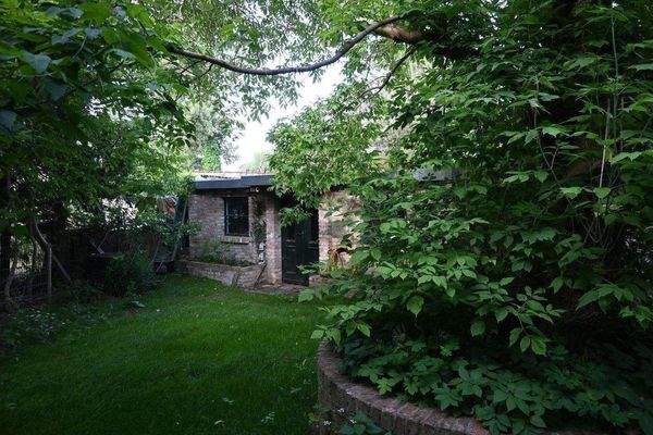 zauberhaftes Gartenhaus.JPG