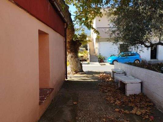 Kreta, Agii Pantes: Klassisches Steinhaus in traditionellem Dorf zu verkaufen