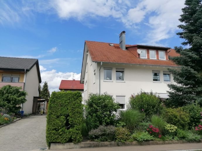 Vermietete Dachgeschosswohnung mit Balkon in Trossingen zu verkaufen