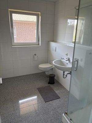 Badezimmer mit Dusche